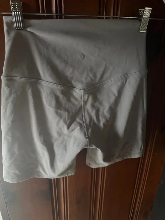 lululemon athletica High-Rise Performance Shorts in Light Gray - Picture 4 of 6